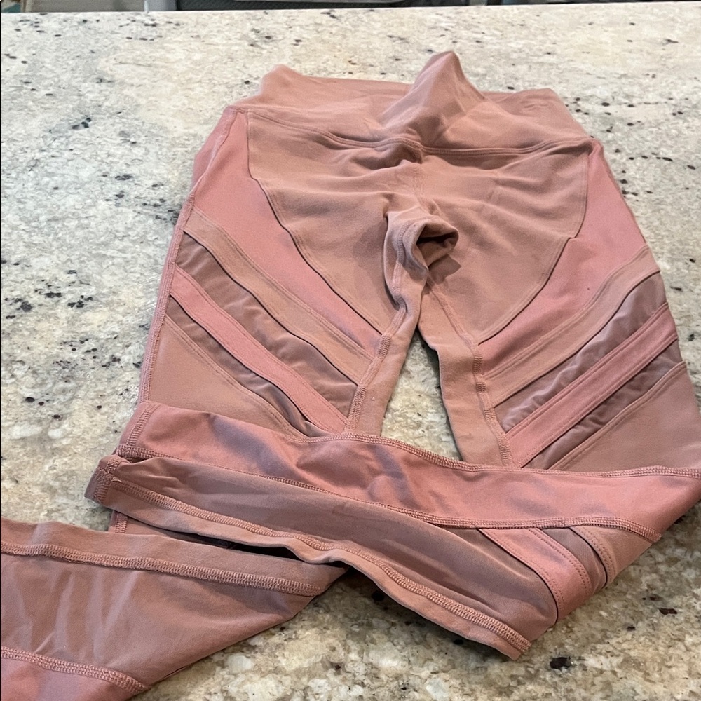 ALO  leggings